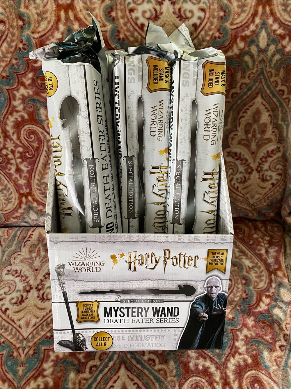 Warner Bros. 5 Mystery Wands Death Eater Series - White Special Edition